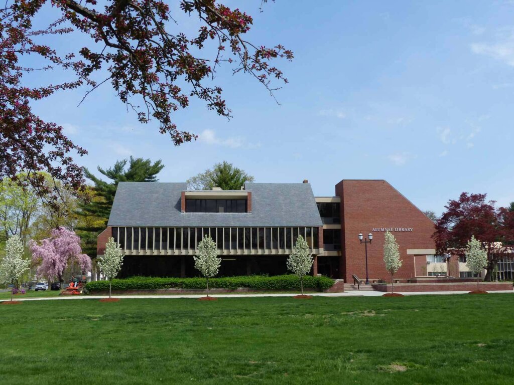 Alumnae Library 2016 Image
