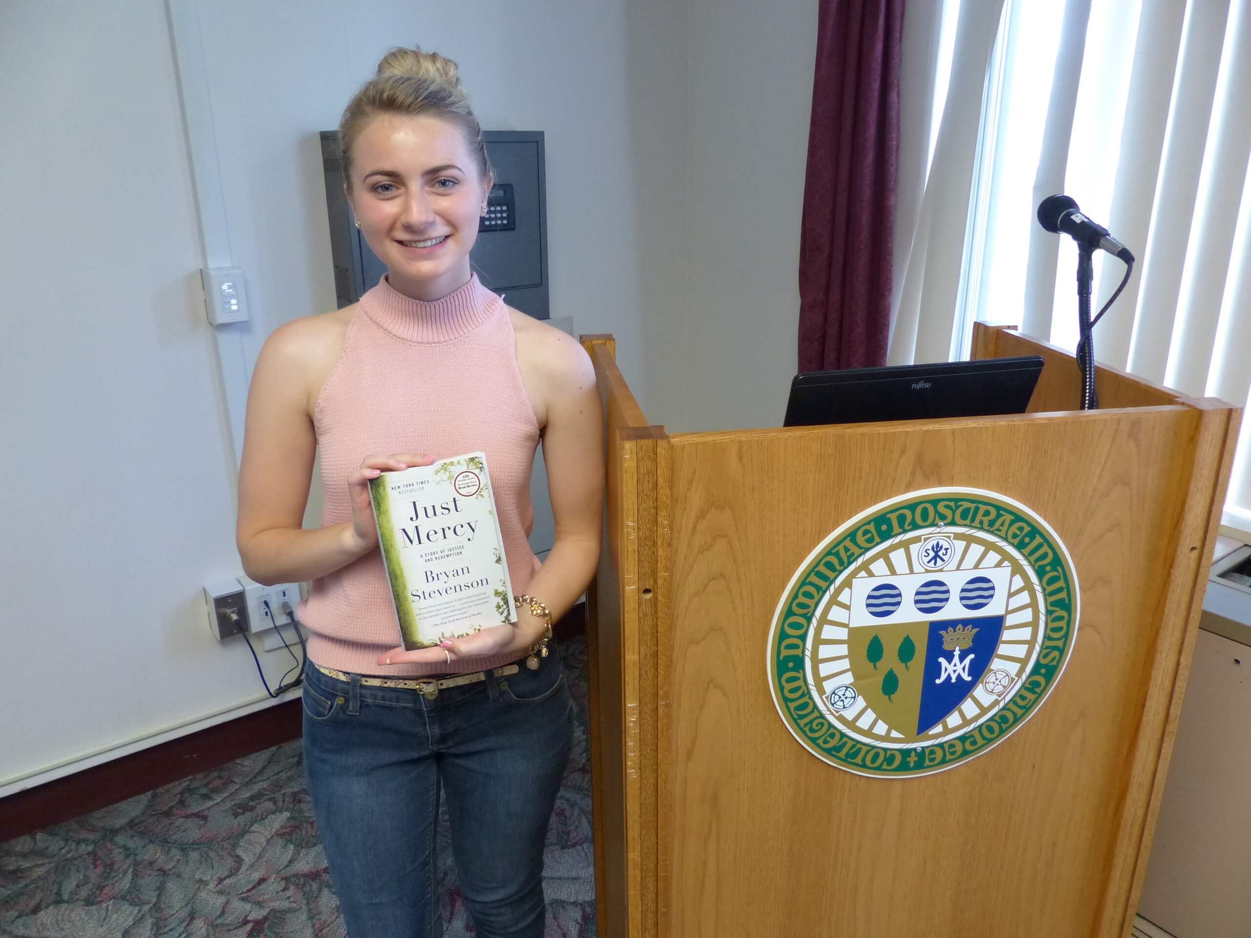 Photo of marketing and healthcare management major Cassie Sarno '19, MBA '20, at her Soup and Substance talk.