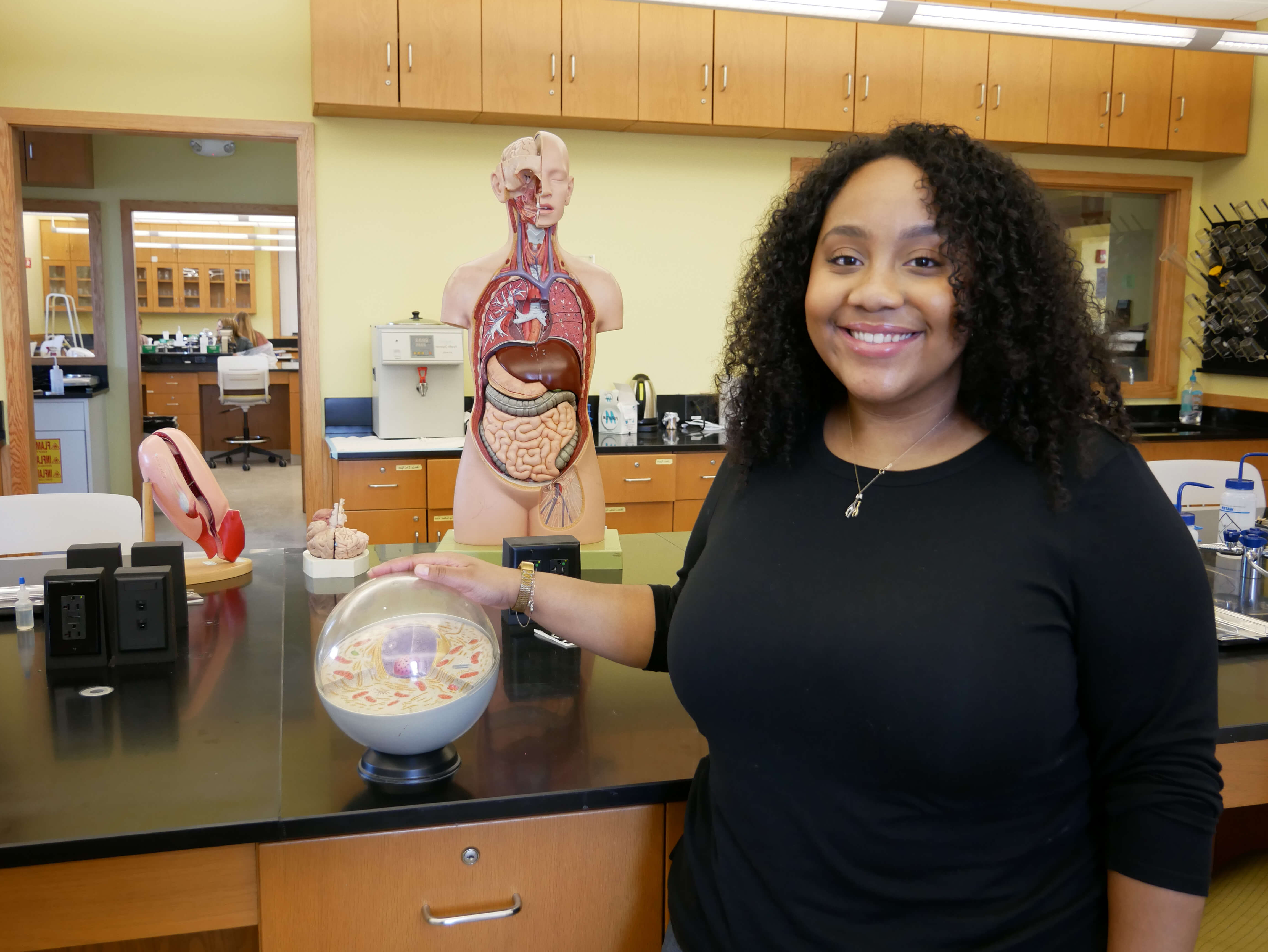 Photo of Shayla Burge '20, a pre-medicine major