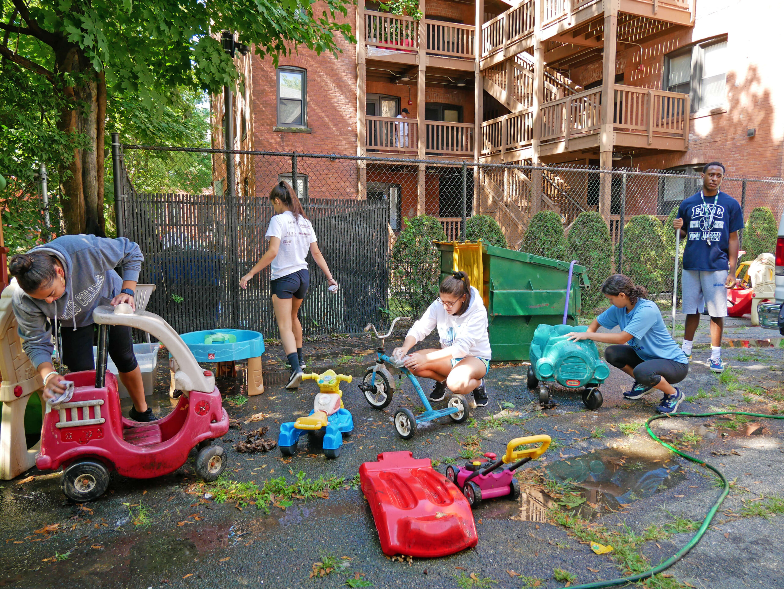 Photo of students volunteering during Dorothy Day 2019