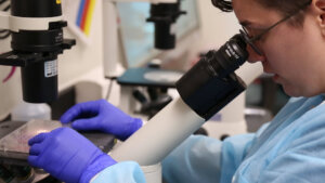 Photo of biology major Mariah Dudash '20 doing researchin a science lab at PVLSI