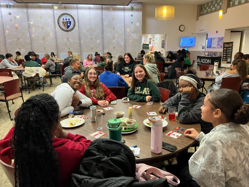 Photo of many students in the dining hall