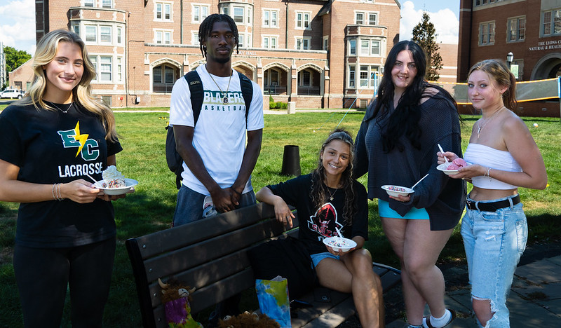 Several students chillin on the lawn